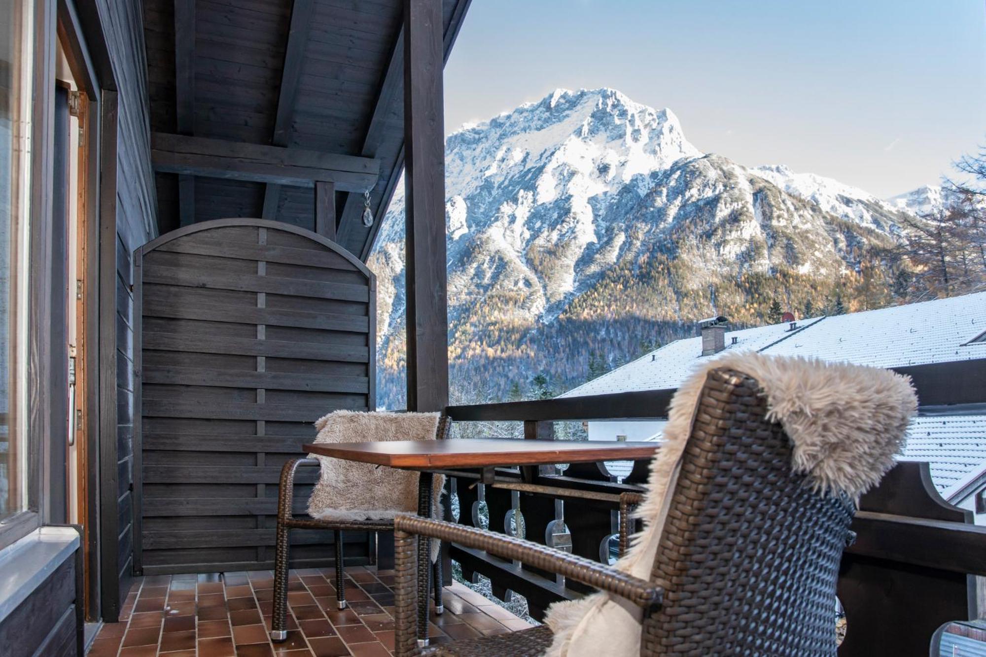 Ferienhaus Zauberberg - Magie Der Alpen - By Loewenherz ميتنوالد المظهر الخارجي الصورة